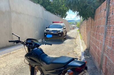 Imagem da notícia Polícia Civil recupera motocicleta roubada e prende um dos suspeitos em Coxim